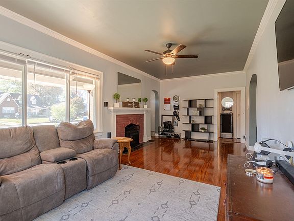 4th image of 1318 Ravenswood Dr