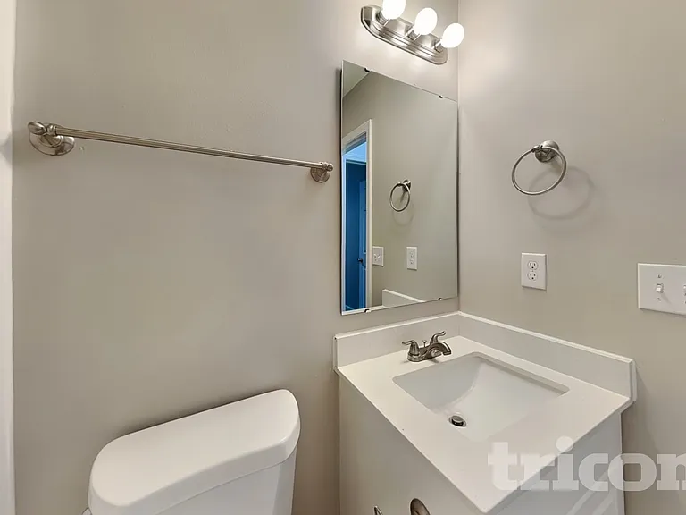 2217 Sunset Blvd — Photo 17