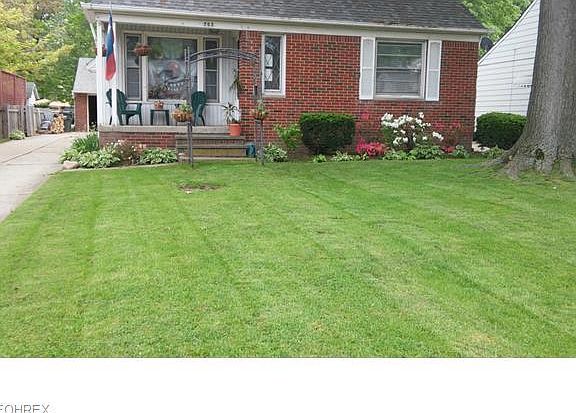 2nd image of 263 E 257th St