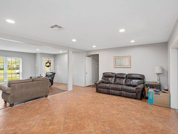 3rd image of 114 Greenway St