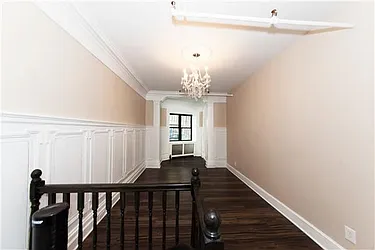 Rented by R New York