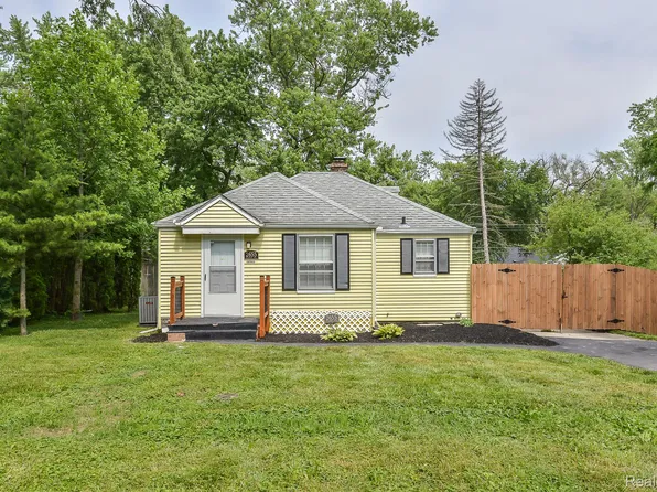 2655 Bellwood Ave, Ann Arbor, MI 48104