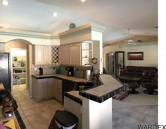 4th image of 3353 Hilldale Dr