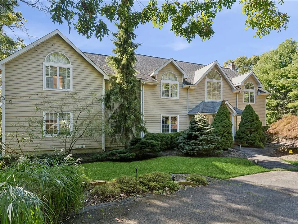 13 Deer Ridge Trl