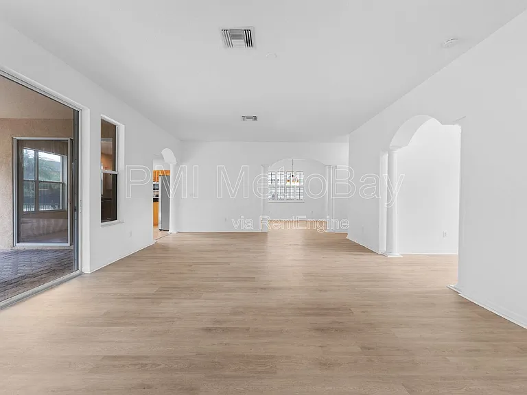 10886 Cory Lake Dr — Photo 4
