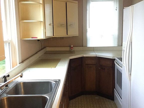 5th image of 3004 Bates Pike SE