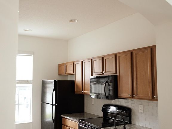 5th image of 1102 Grantham Dr #1102