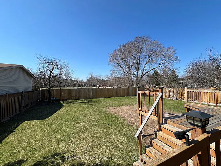 2504 Donnavale Dr — Photo 39