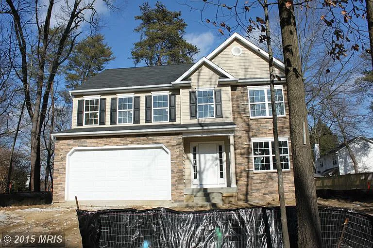 716 Oak Grove Cir photo 1