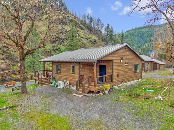 4696 Cow Creek Rd, Riddle, OR 97469