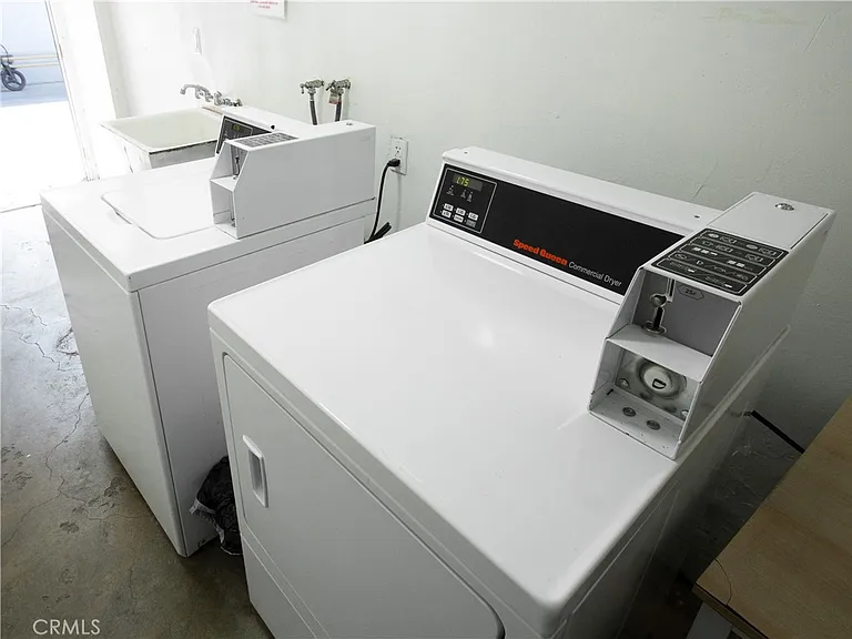 2027 Vista Del Mar St #6 — Photo 28