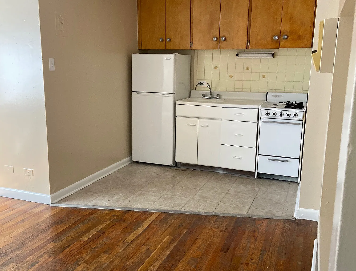 Logan Manor — Photo 2