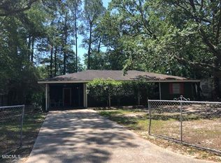 201 Linda Dr, Ocean Springs, MS 39564