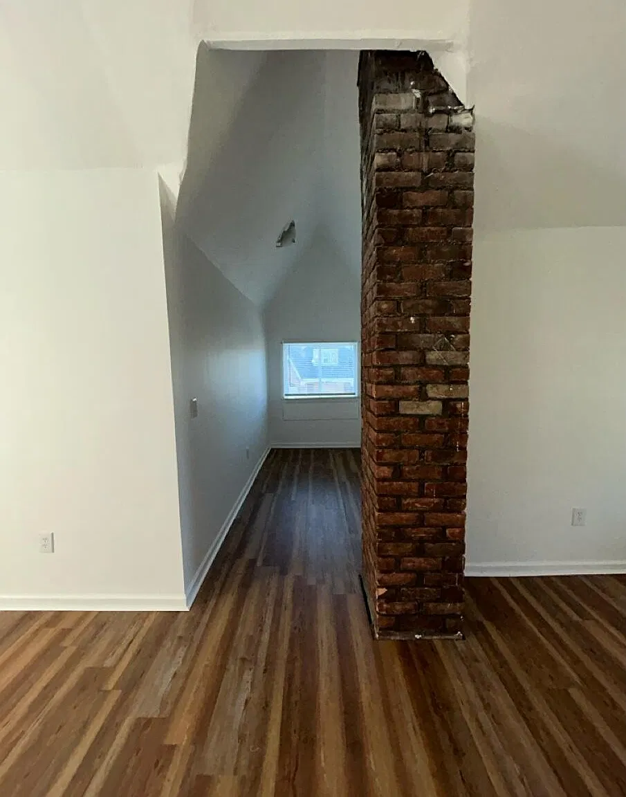 3 bed, 1.0 bath, 1020 sqft, $1,300 — Photo 4