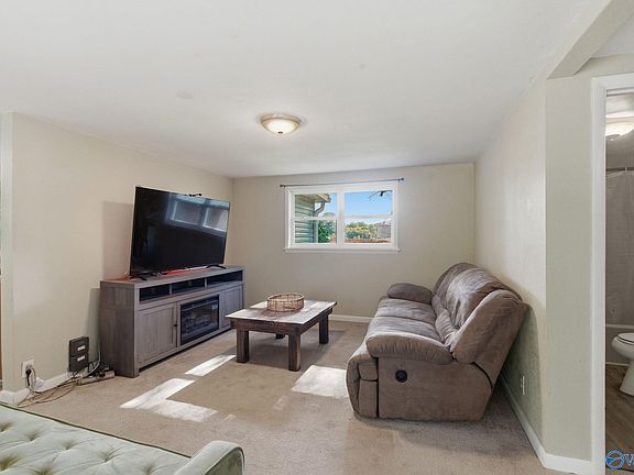 4th image of 203 Lee St