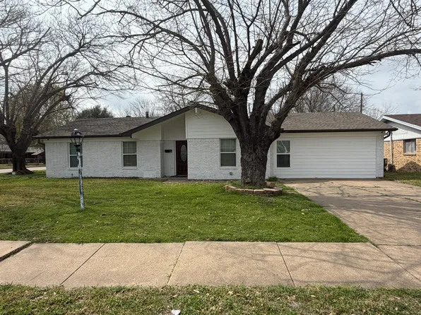 2110 Tompkins Dr, Grand Prairie, TX 75051