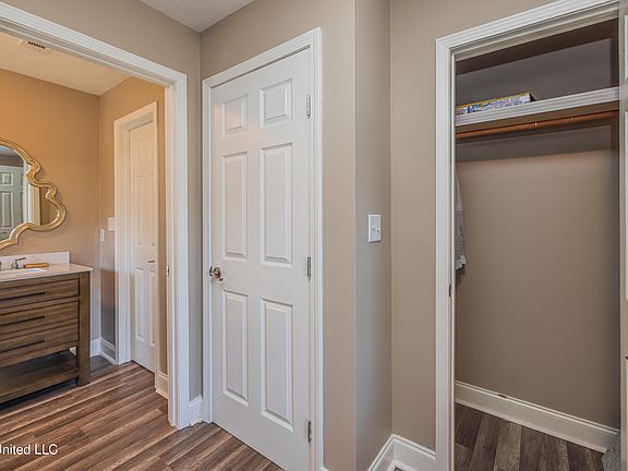 5th image of 5145 Gault St