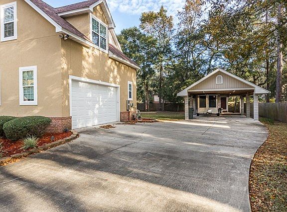 3rd image of 117 Sherwood Forest Cir
