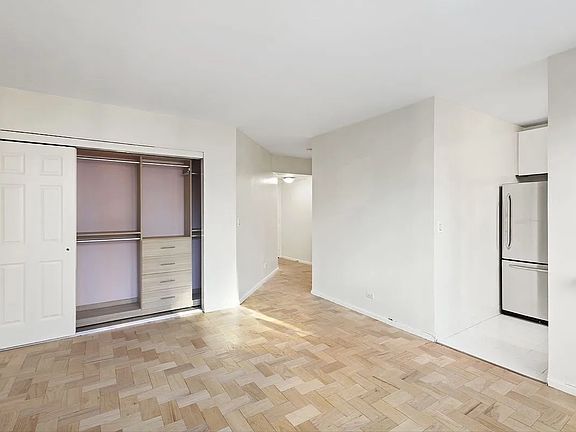 3rd image of 455 E 86th St APT 10D