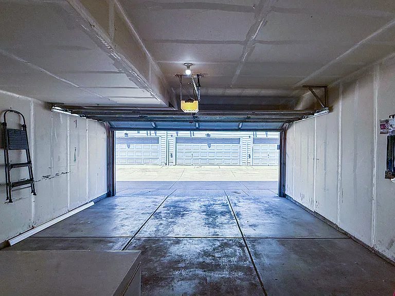 7007 W Virginia Ave — Photo 4