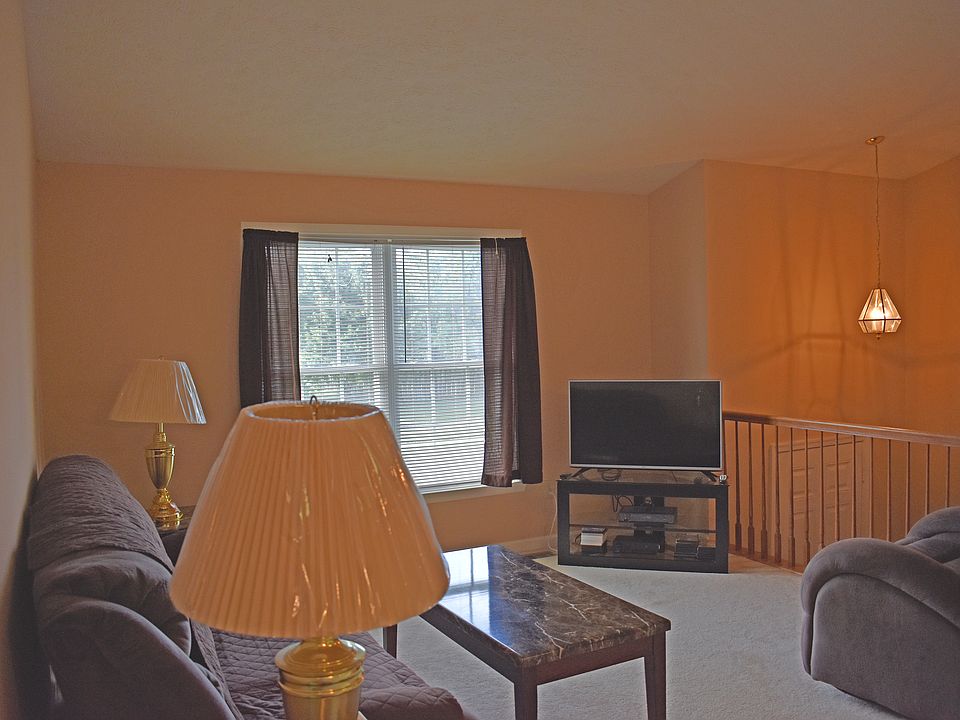 1st image of 10401 Wisteria Dr