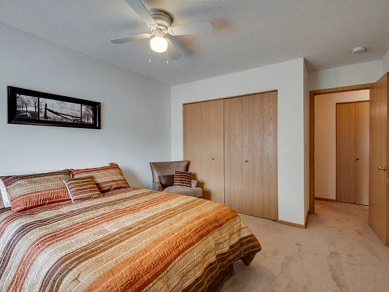 Eagle Creek Townhomes — Photo 5