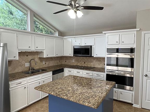 5th image of 1318 Pinecroft Dr