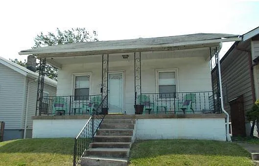 764 Ponce Ave photo 1