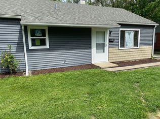 305 Winding Ln, Rantoul, IL 61866