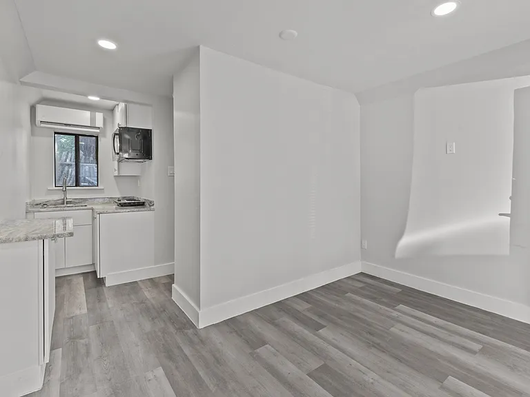 620 Sudderth Dr #5 — Photo 6
