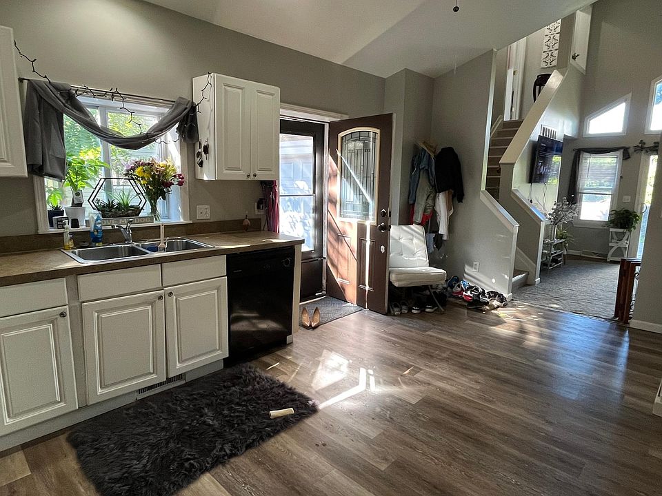 1st image of 11 Saint John St