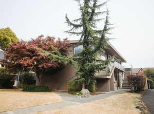 Whitman Lawn, Seattle, WA 98103