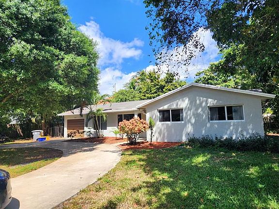 2nd image of 5216 Greenwood Dr