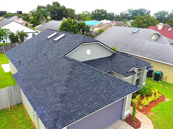 3rd image of 114 River Isle Dr