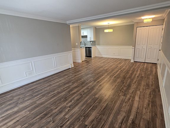 3rd image of 520 Hill Dr APT 304