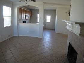 4th image of 913 Lone Pine Dr