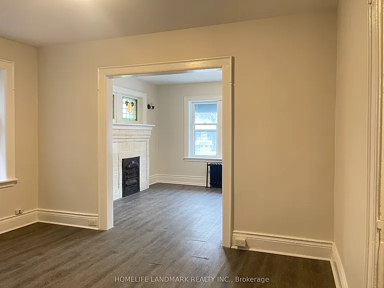 987 Main St E #1 — Photo 25