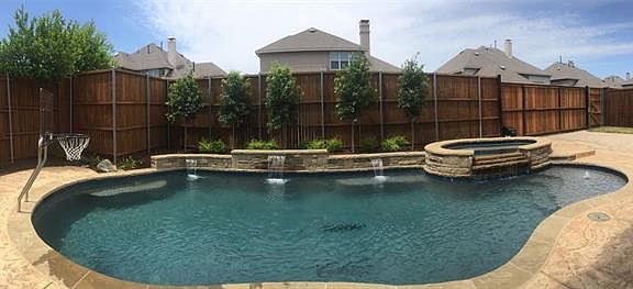 3rd image of 13544 Lyndhurst Dr