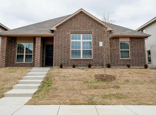 1825 Cross Oaks Dr, Lancaster, TX 75146