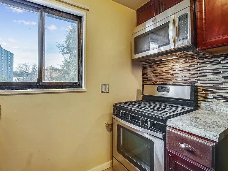 7611 Maple Ave #501 — Photo 6