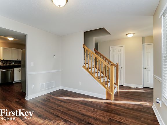 3rd image of 564 Thistleview Dr