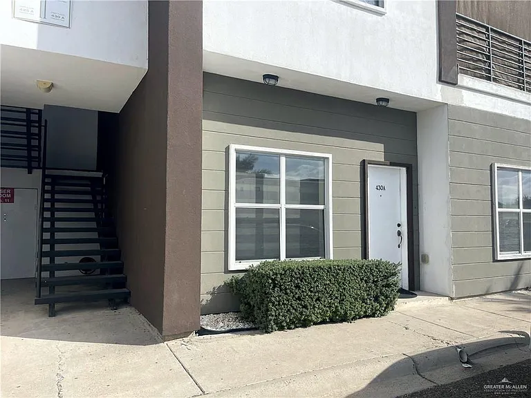 4217 Colbath Ave #430-A — Photo 2