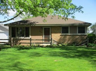 3304 Fremont St, Rolling Meadows, IL 60008