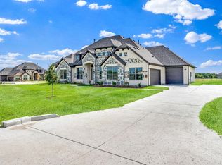8340 Magnolia Ct, Greenville, TX 75402