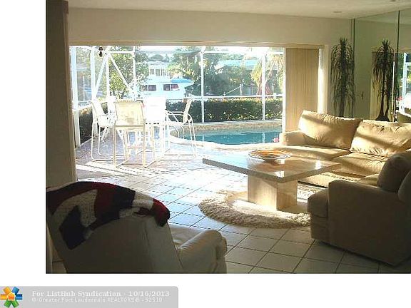 4th image of 1307 SE 13th Ave