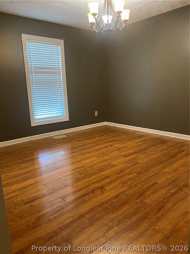 3 bed, 2.0 bath, 1290 sqft, $1,595 — Photo 4