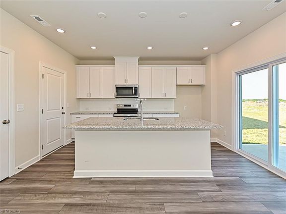 5th image of 1100 Jeffery Dean Ct