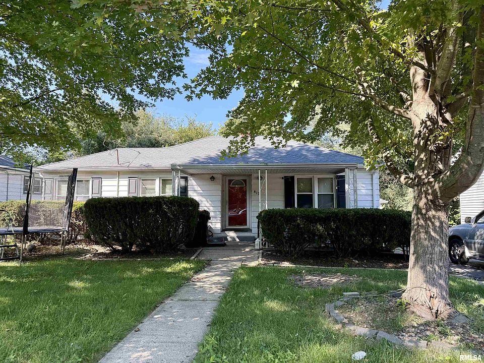 2nd image of 812 N Fernwood Cir