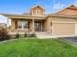 11734 S Deer Run St, Olathe, KS 66061
