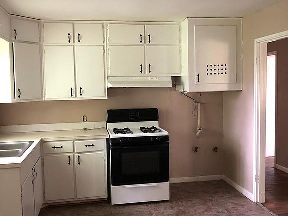 4th image of 425 S Rebecca Dr